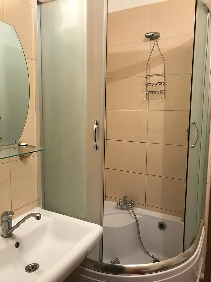 A&S Hostel Ahmatovoy Poznyaki Kiev